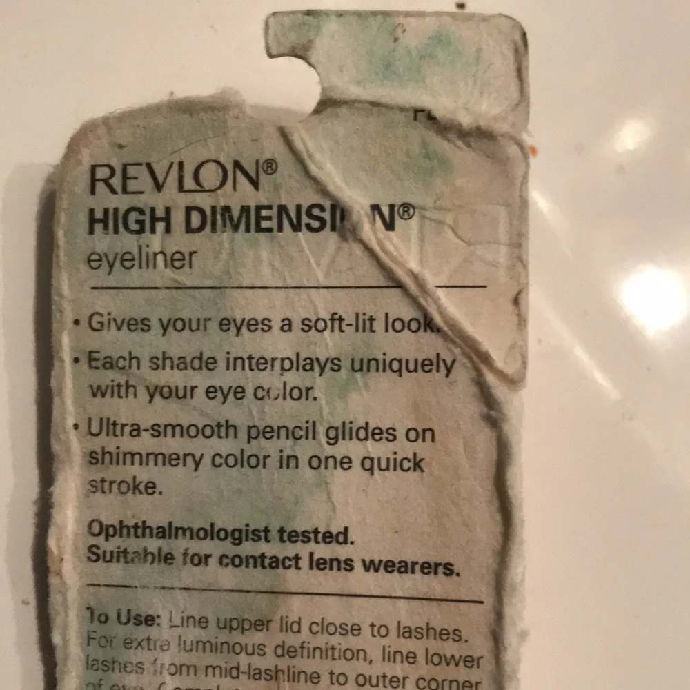 Revlon High dimension “Gold Flash” eyeliner